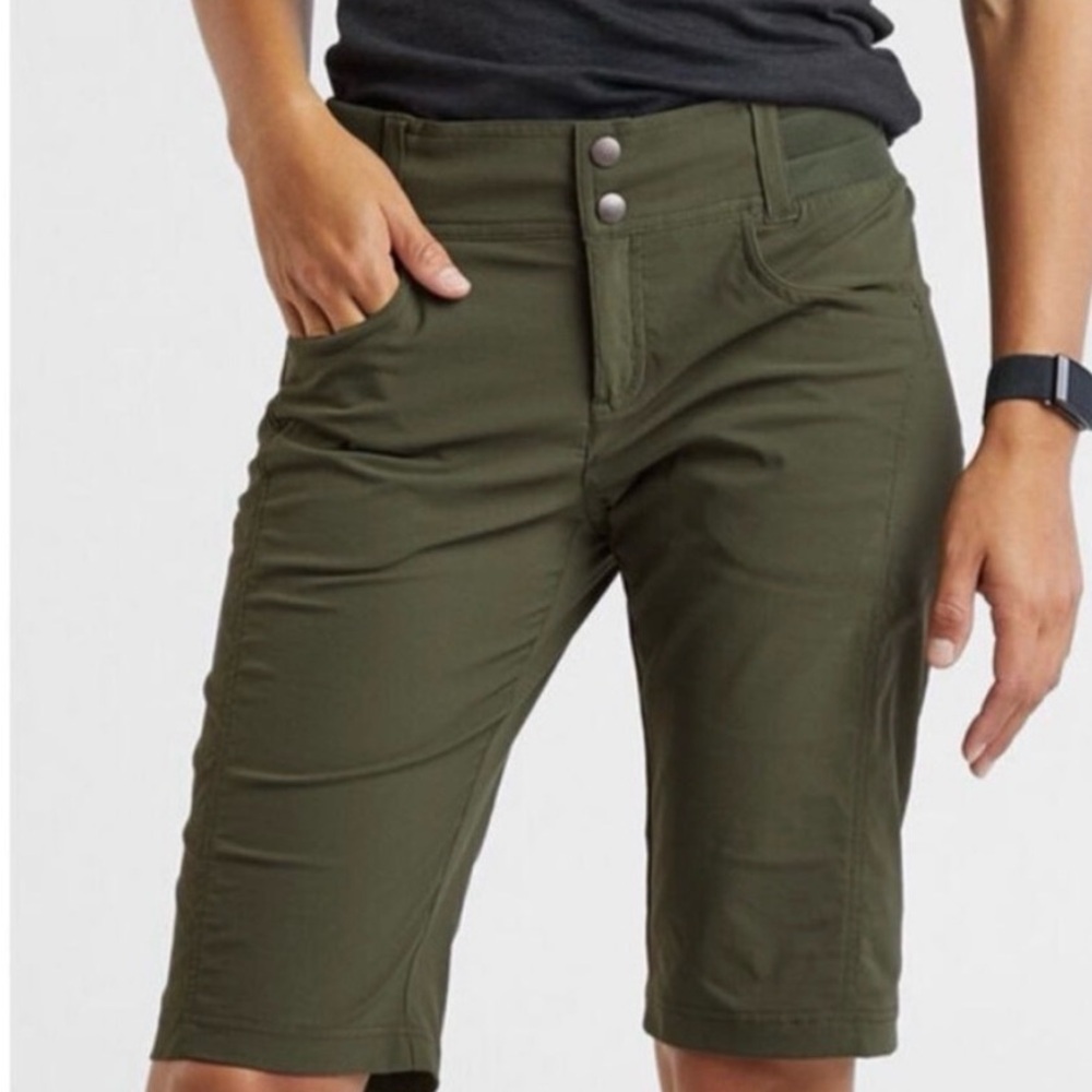 Title nine Clamber Shorts 13" Bermuda Length Green 6